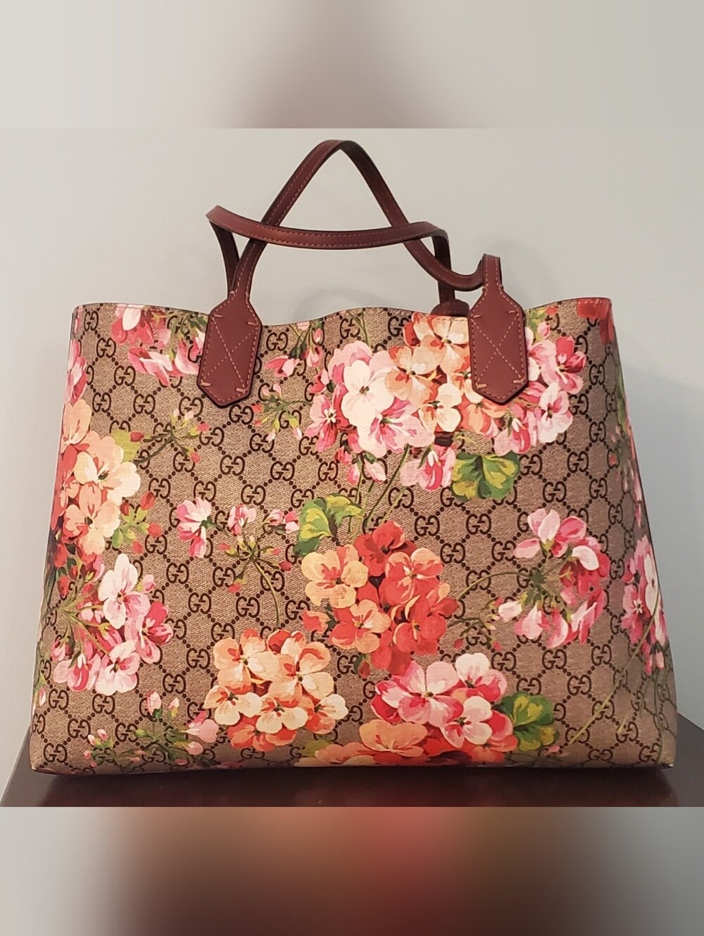 Gucci Floral GG Supreme Tote Bag in Pink Brown - Picture 1 of 13